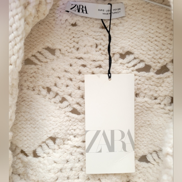 Zara Sweater with cable knit detailing. Buttoned cuffs and sides. Size S - Picture 8 of 10